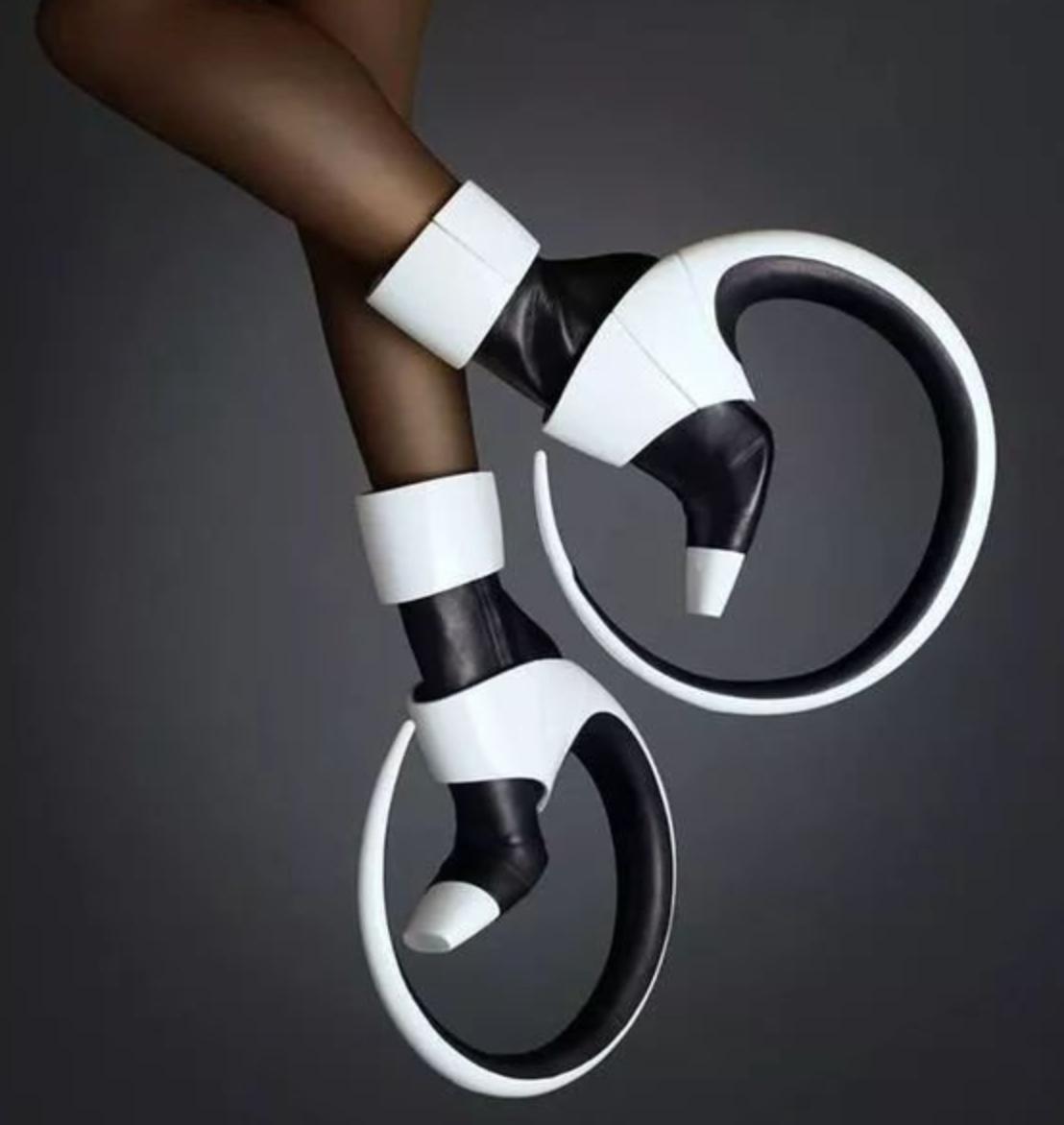 世界上最奇葩的高跟鞋设计,高跟鞋奇葩设计