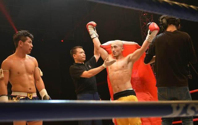 武僧一龙有没有和李景亮比赛,李景亮跟武僧一龙谁厉害一些