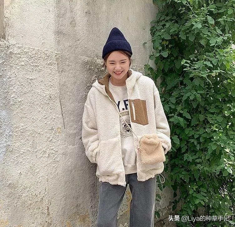 女童白色羊羔毛卫衣6-12岁潮款,大版的羊羔毛卫衣怎么搭配