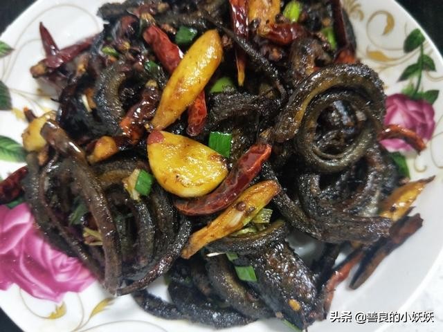 盘龙鳝鱼最正宗的做法,怎样做不过油的香辣盘龙鳝鱼