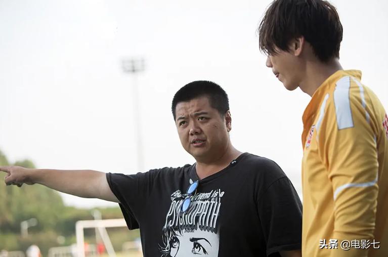 靠性感女星博眼球，东拼西凑各种笑料，这部网大，再次刷新了底线