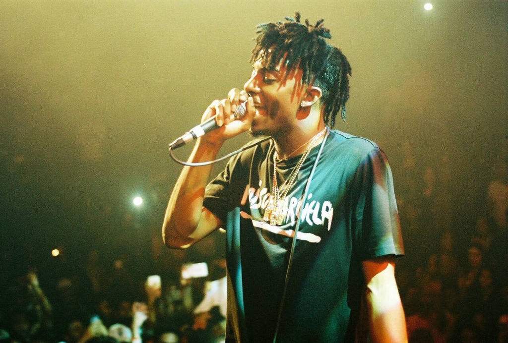 歌唱时声音怎样才能浑厚,唱歌的音色可以改变吗