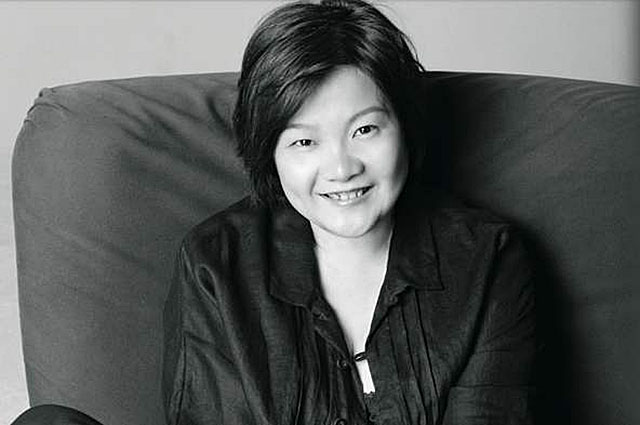 记者：作为名门闺秀，想过活成母亲那样吗？洪晃：这称呼是骂我吧