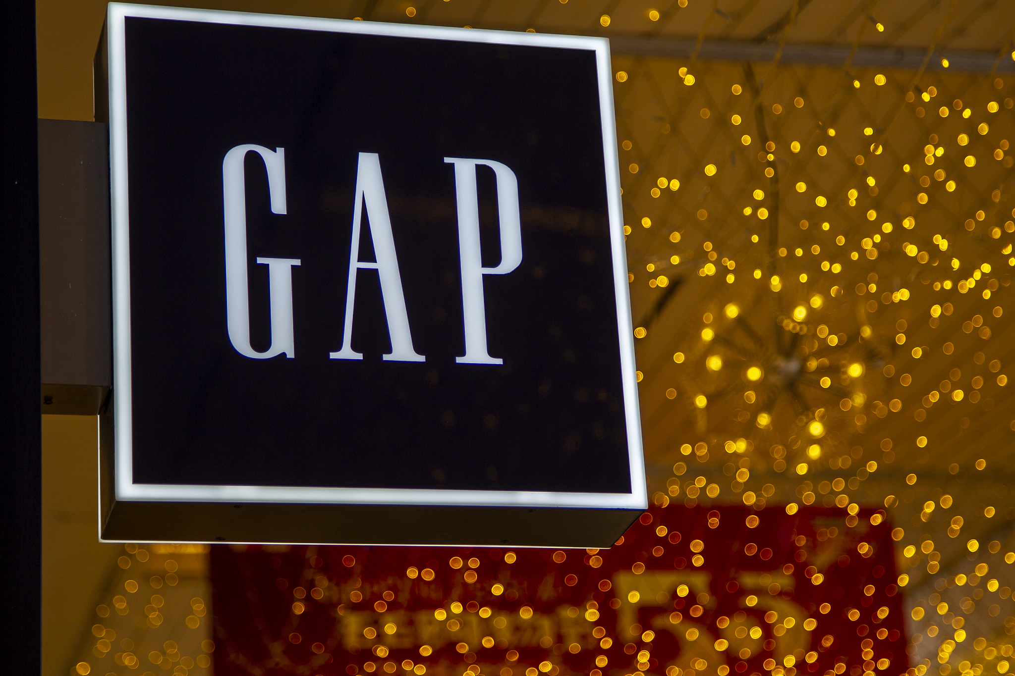 服装巨头现在怎么样了,8万元服装巨头gap