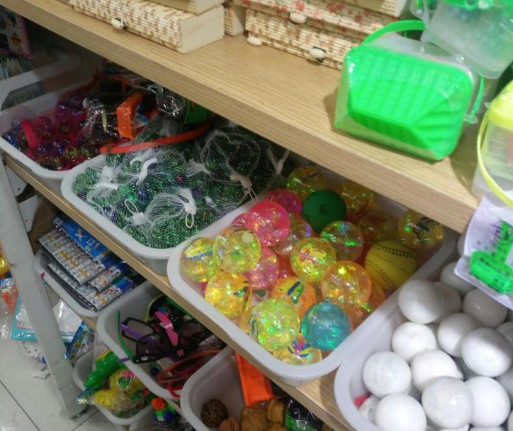 多久没有逛过老家的两元店,你逛过两元店吗