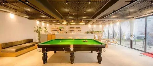 德清最高峰上的云端民宿，躺在离星空最近的床上