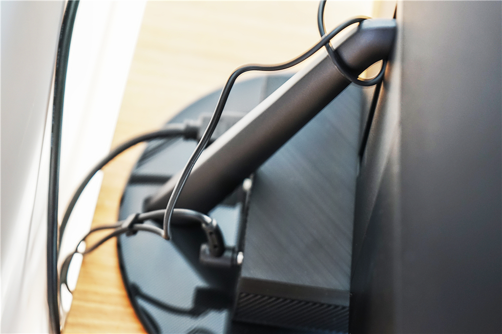 华硕超薄上网本,方便学习用的小计算机小巧