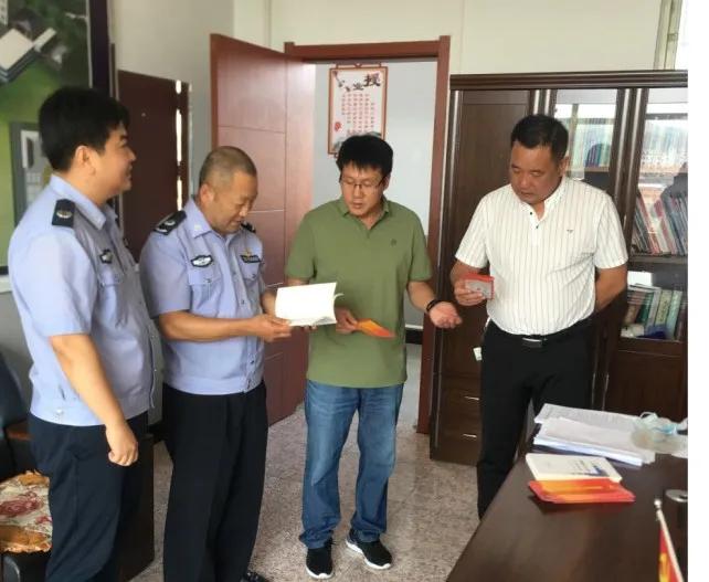 法治宣传进校园护航青春伴成长,法治护航健康成长普法进校园