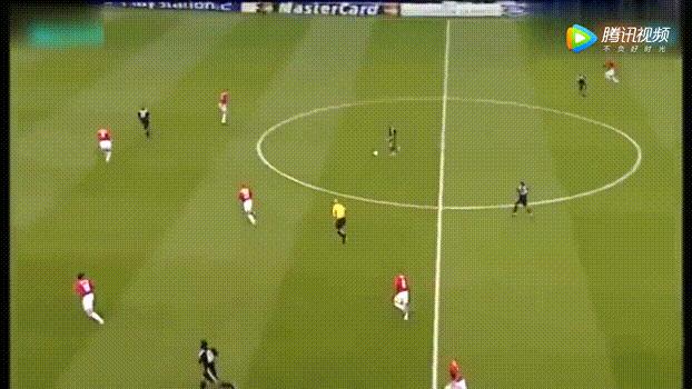 老特拉福德为罗纳尔多鼓掌,罗纳尔多3球