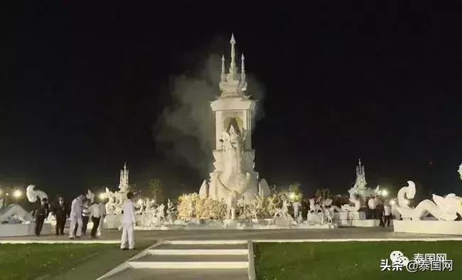 这名一生捐款60亿的高僧走了，曾救人无数，泰王也向他下跪……