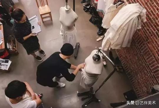 谁再说学画画没有钱途，就用这篇文章打ta脸