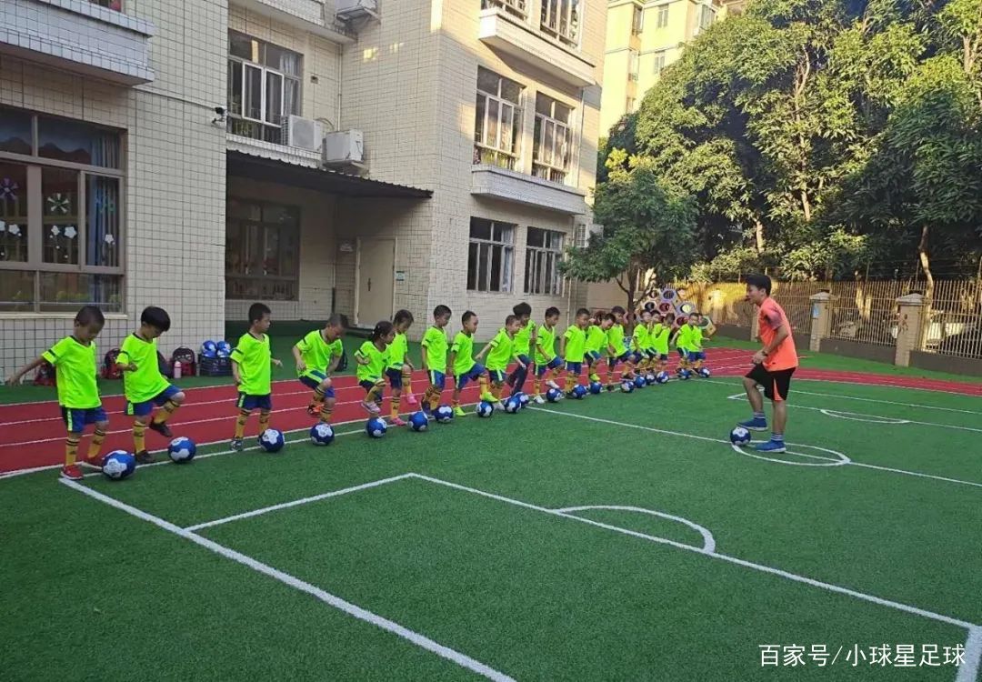 趣味足球创意训练室,幼儿趣味足球课
