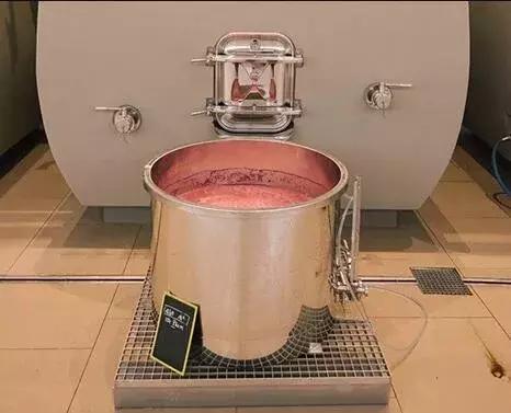 酒界传奇之1947年白马酒庄红葡萄酒