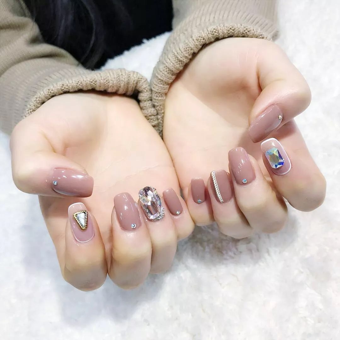 闪亮又质感的美甲造型,超亮异形美甲钻