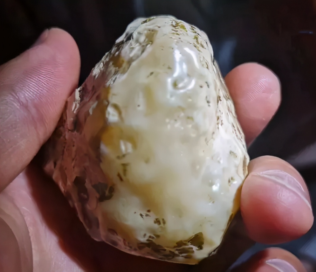 起步价5位数，究竟是什么样的石头，让那么多人冒死去捡