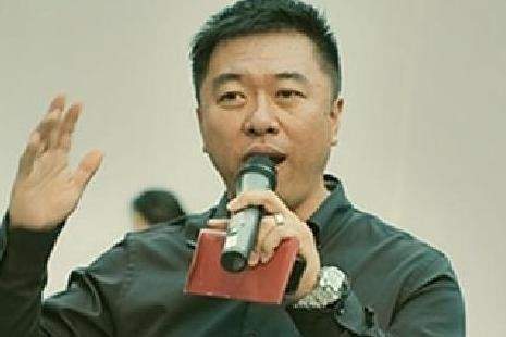 五次恋爱，三段婚姻，从演员到母亲，宋丹丹用微笑面对苦乐人生