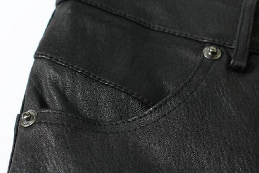 皮裤里面有褶皱怎么办,皮裤穿身上一会就褶皱怎么解决