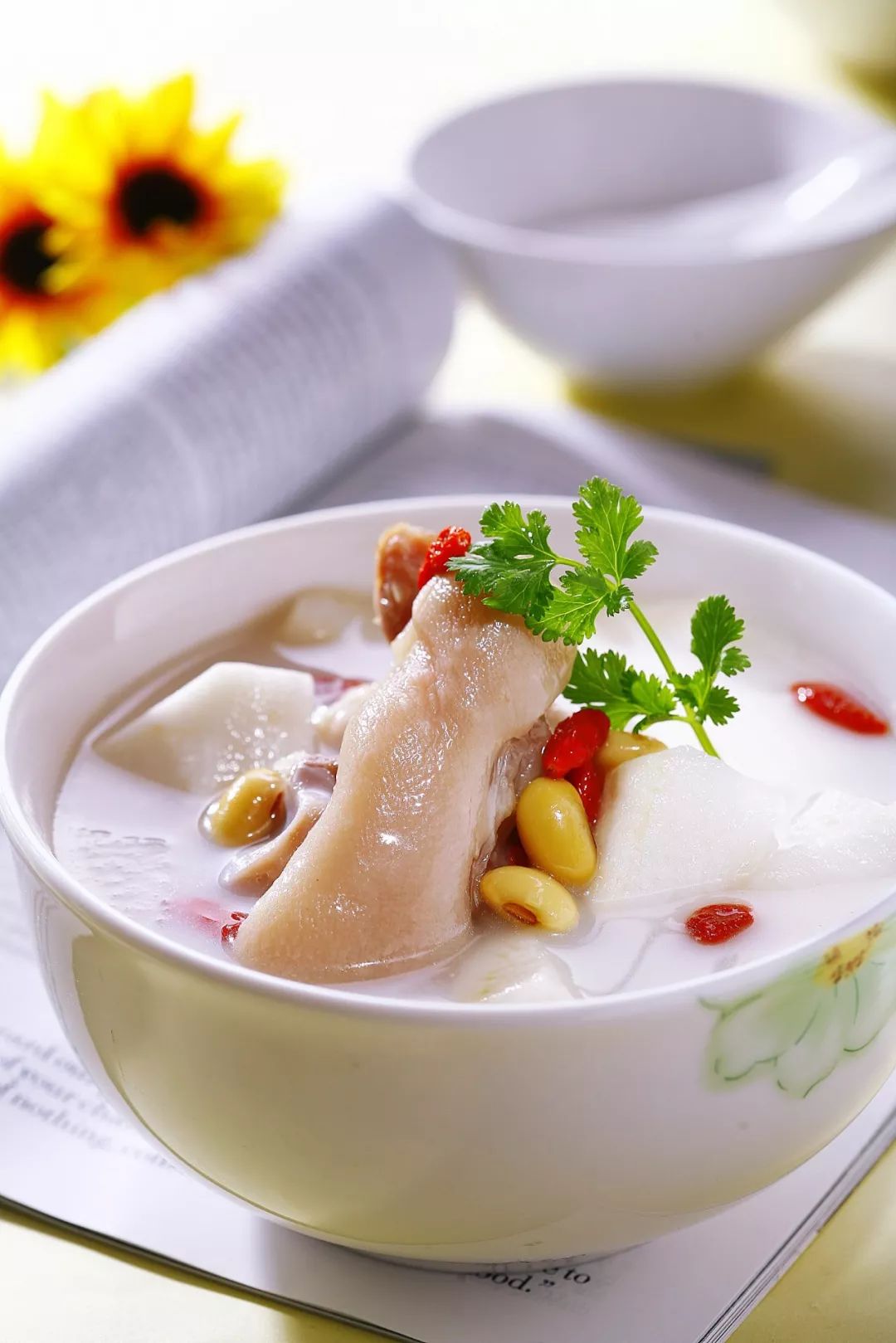 广东人最喜欢滋补养生为什么,广东人吃什么最补身子