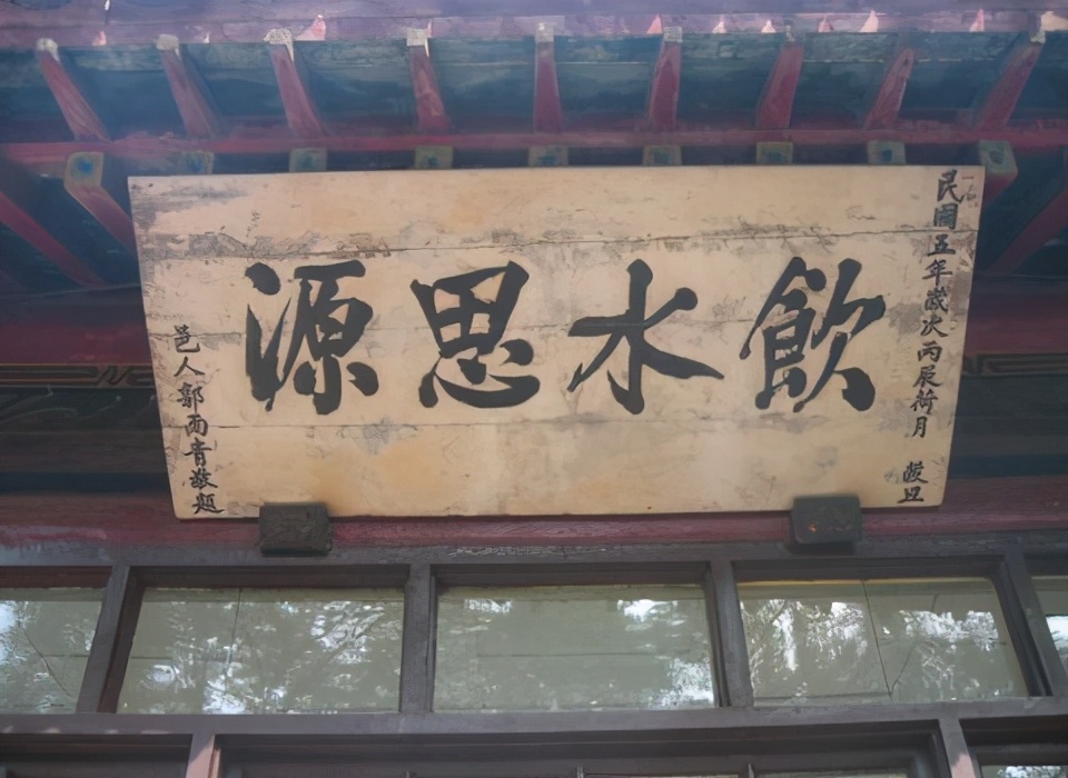 小脚趾分两瓣的人是哪个民族,汉族人为什么小脚趾长了两瓣指甲