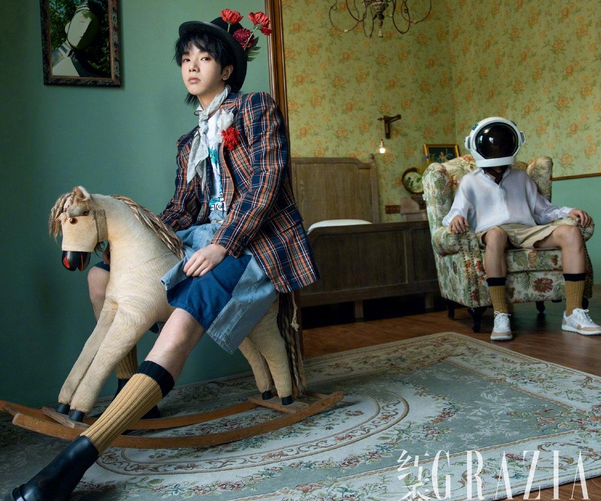 华晨宇头戴兔耳朵发箍 (华晨宇戴墨镜)