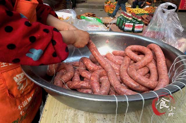 做香肠的肉洗还是不洗好吃,灌香肠怎么不会散