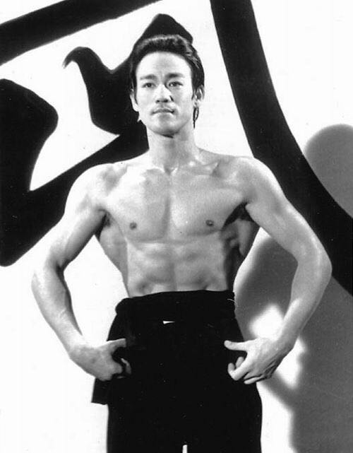 李小龙的肌肉为什么不大,李小龙的肌肉是什么水平