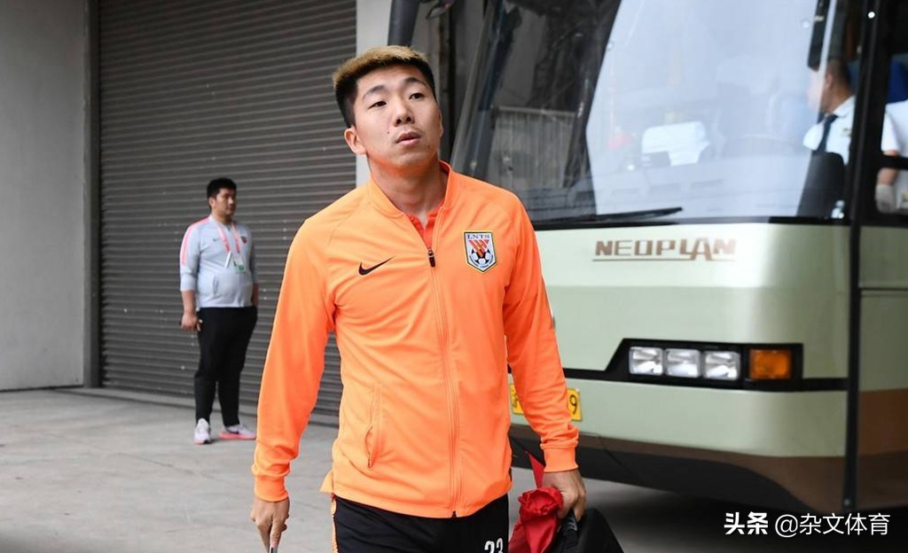 身高170却撑起鲁能中场!曾错过里皮离开之夜,准备前往德国