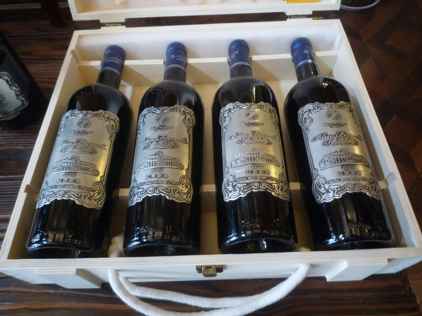 世界顶级奢侈冰箱品牌,国外顶级定制家居奢侈品牌