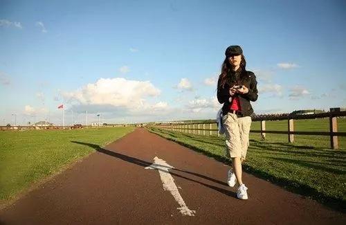 心里苦伤感无奈的句子，句句心酸！