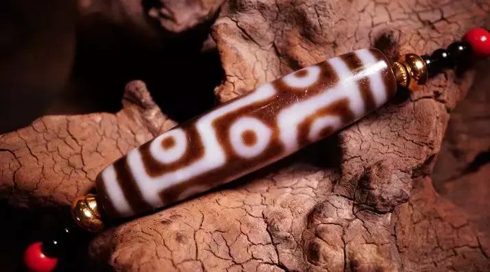 男士戴108蜜蜡串合适吗,男人可以戴石榴石手串吗