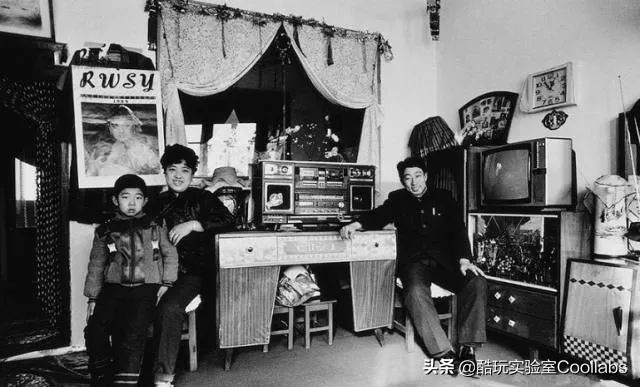 裸贷、偷钱、贪污…买奢侈品的年轻人真的都有钱吗？