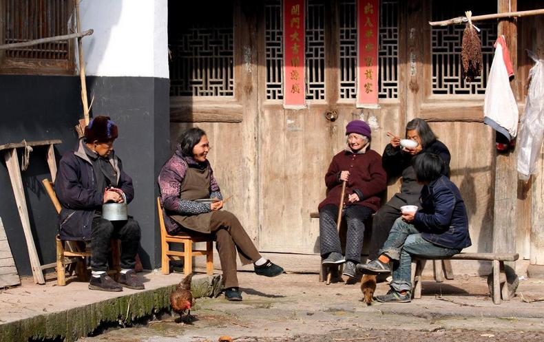 朔日望月什么意思,朔日不出门望月不回家的意思