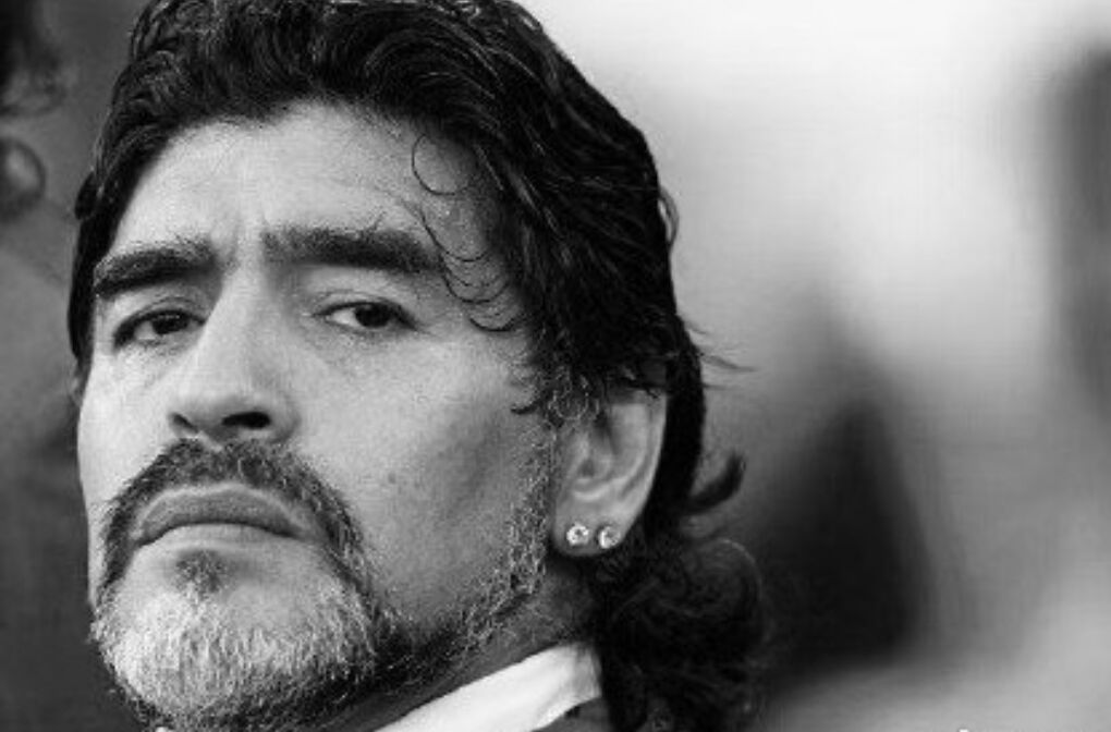 球王马拉多纳死亡案最新进展,球王马拉多纳颠球视频