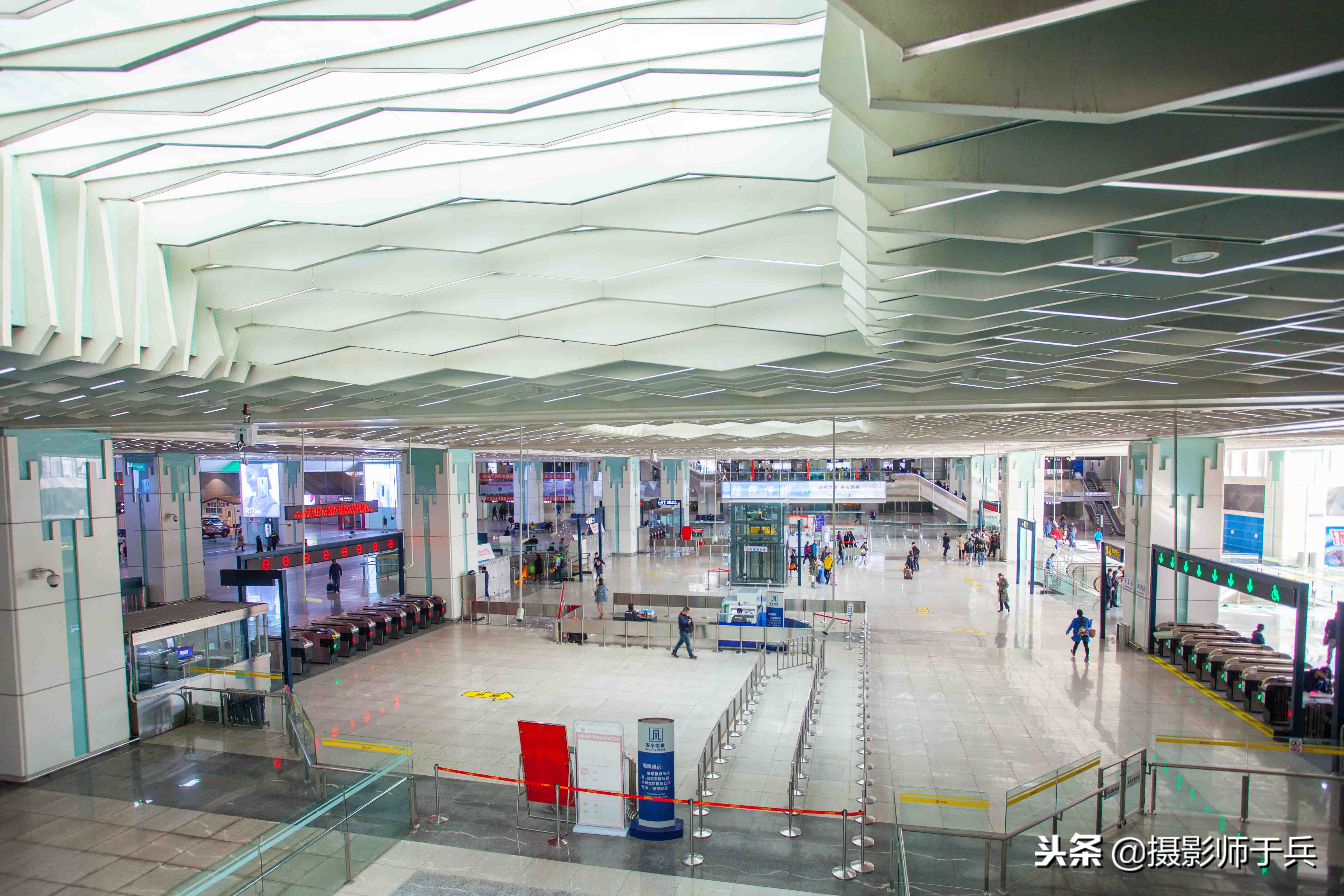 哈尔滨西高铁西站,哈尔滨西站是高铁站吗