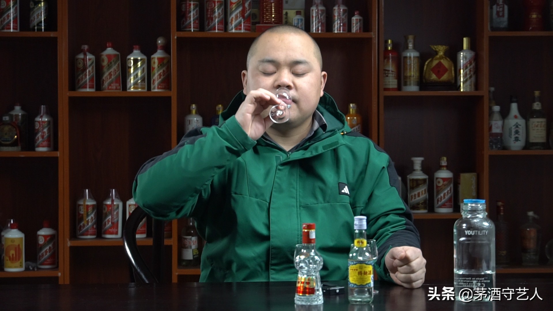 茅酒守艺人品鉴,茅酒守艺人品酒视频