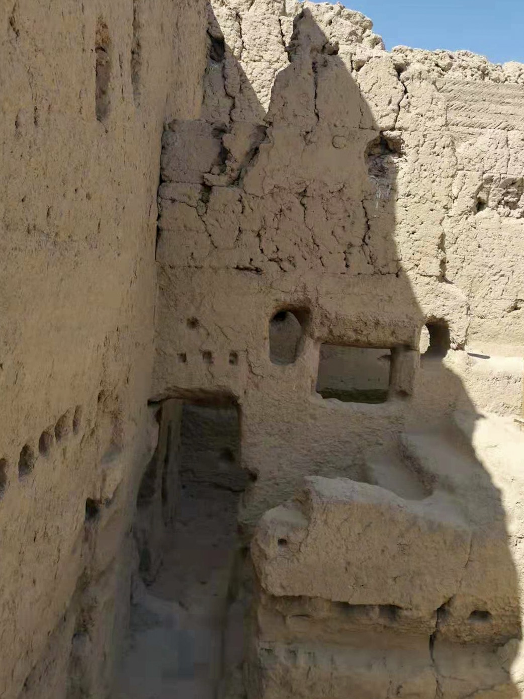 66岁退休老人独自游*疆新**54天，300元游走吐鲁番的现代与古代