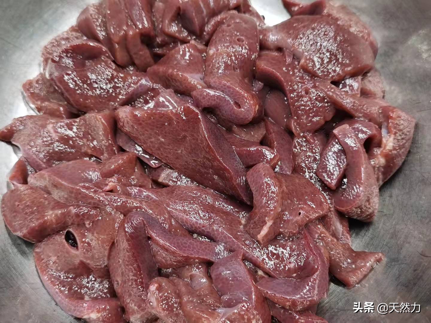 猪肝汤怎么做又嫩又不糊汤,猪肝汤要怎么做才脆爽