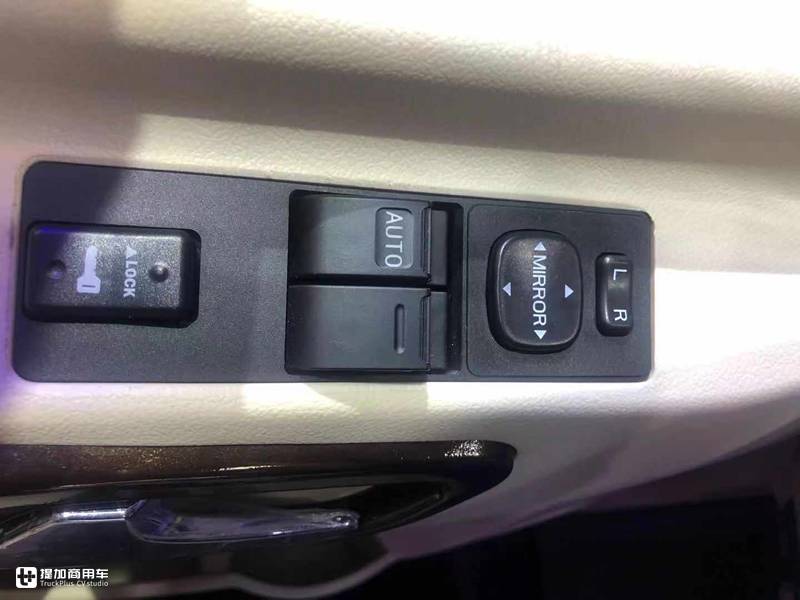 金龙轻客睿星,睿星9座轻客图片