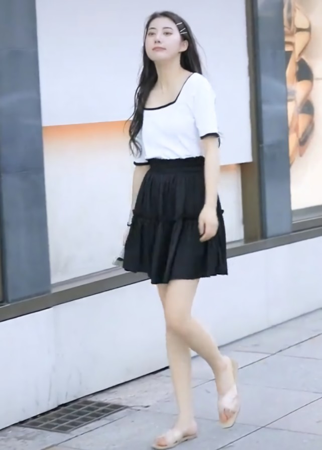 最适合年轻人穿的新潮鞋,潮鞋最火的白色加黑色