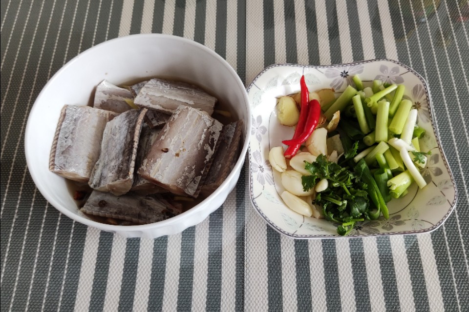 干锅带鱼的家常做法大全视频,干锅带鱼做法教学