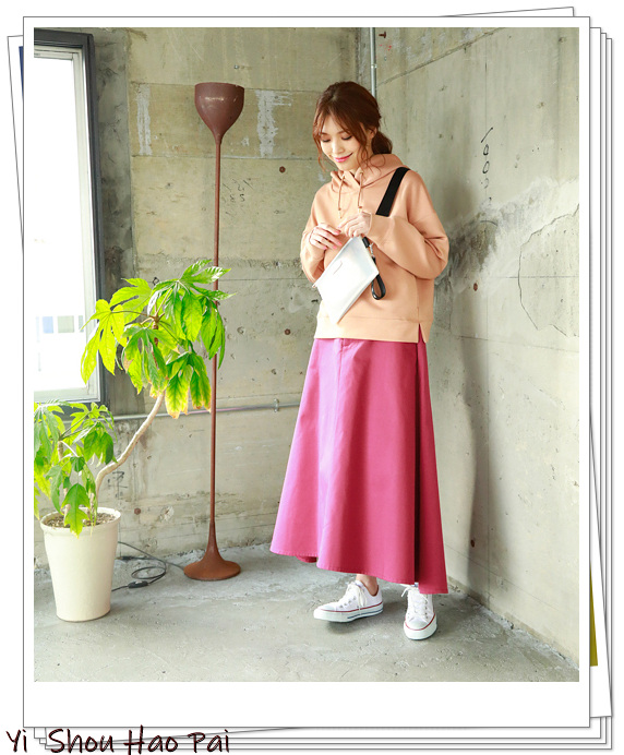 十种颜色卫衣搭什么裤子才好看,连帽卫衣穿搭配色技巧