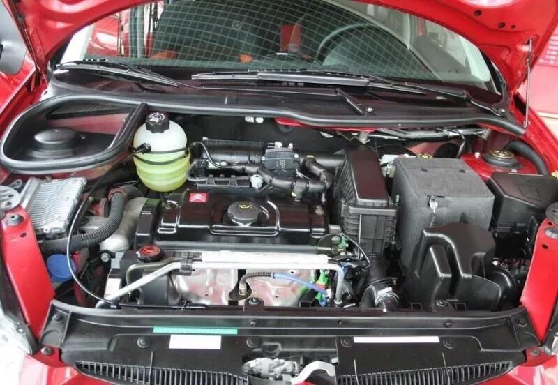 新到13年东风雪铁龙c2,犹豫了很久才买的玩具