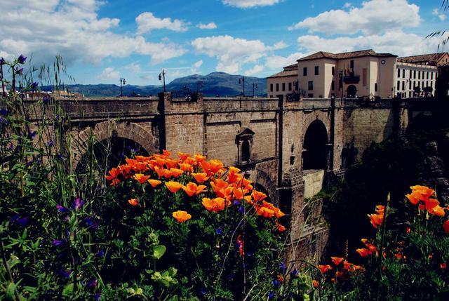 龙达桥上的房间,龙达新桥航拍