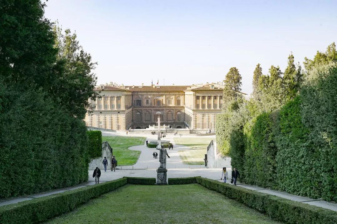 世界各大博物馆稀世珍宝,捐出百万家产的女人