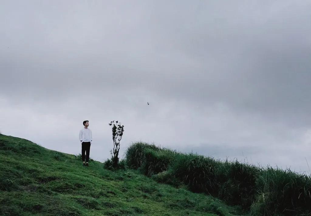 一个坑位卖60万的人，是如何能屈能伸的?