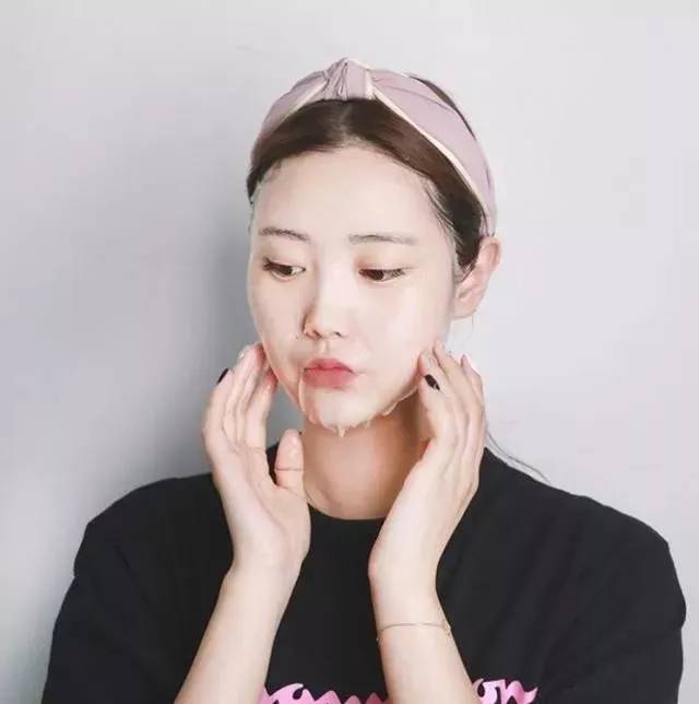 秋冬皮肤缺水记得做好深补水,皮肤干燥缺水补水最好的方法