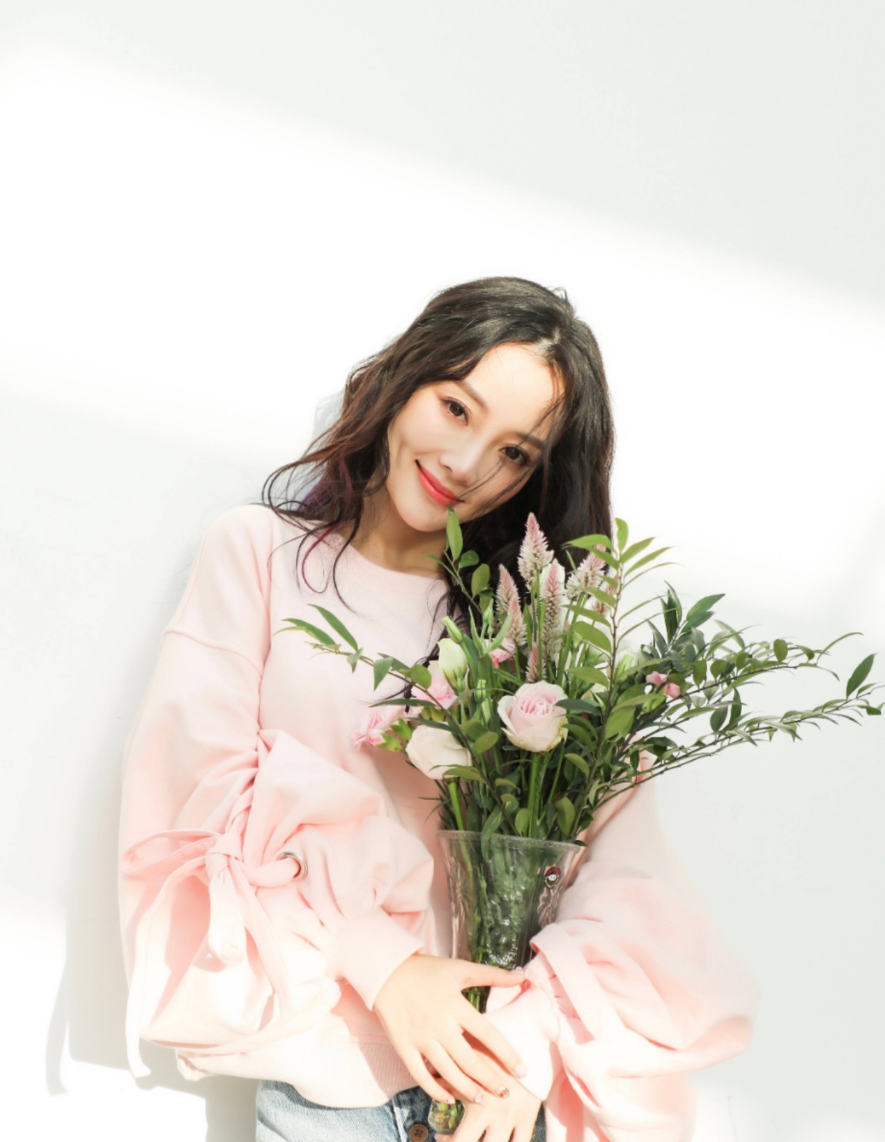 李小璐穿衣打扮显年龄小,李小璐潮装亮相机场嘻哈范儿