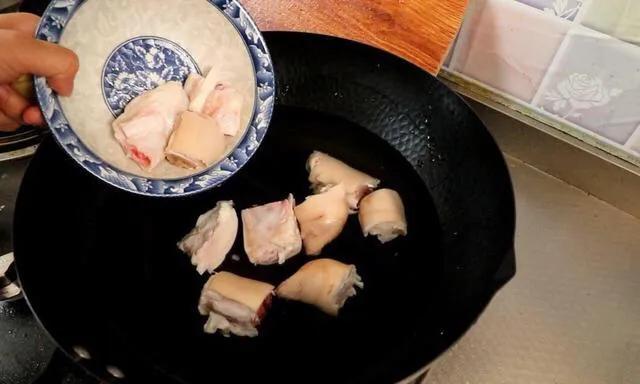 含有女人所需的天然黄体酮,它是天然雌激素女人常吃