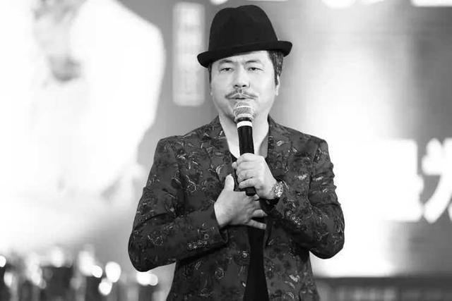 寇乃馨送百万限量版吉他为老公庆生！坦言直播带货每年净赚1.2亿