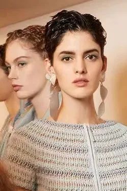 上海百场大秀时装周,百场大秀上海时装周